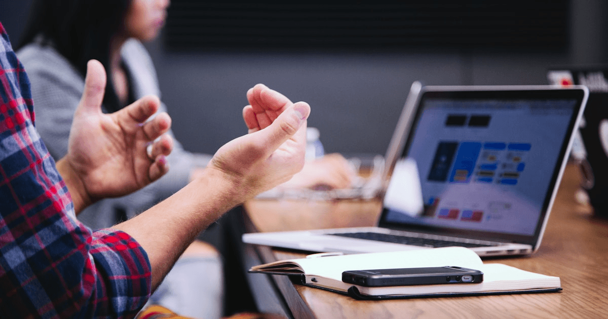 Sistema Personalizado ou Software Pronto: Qual Escolher?